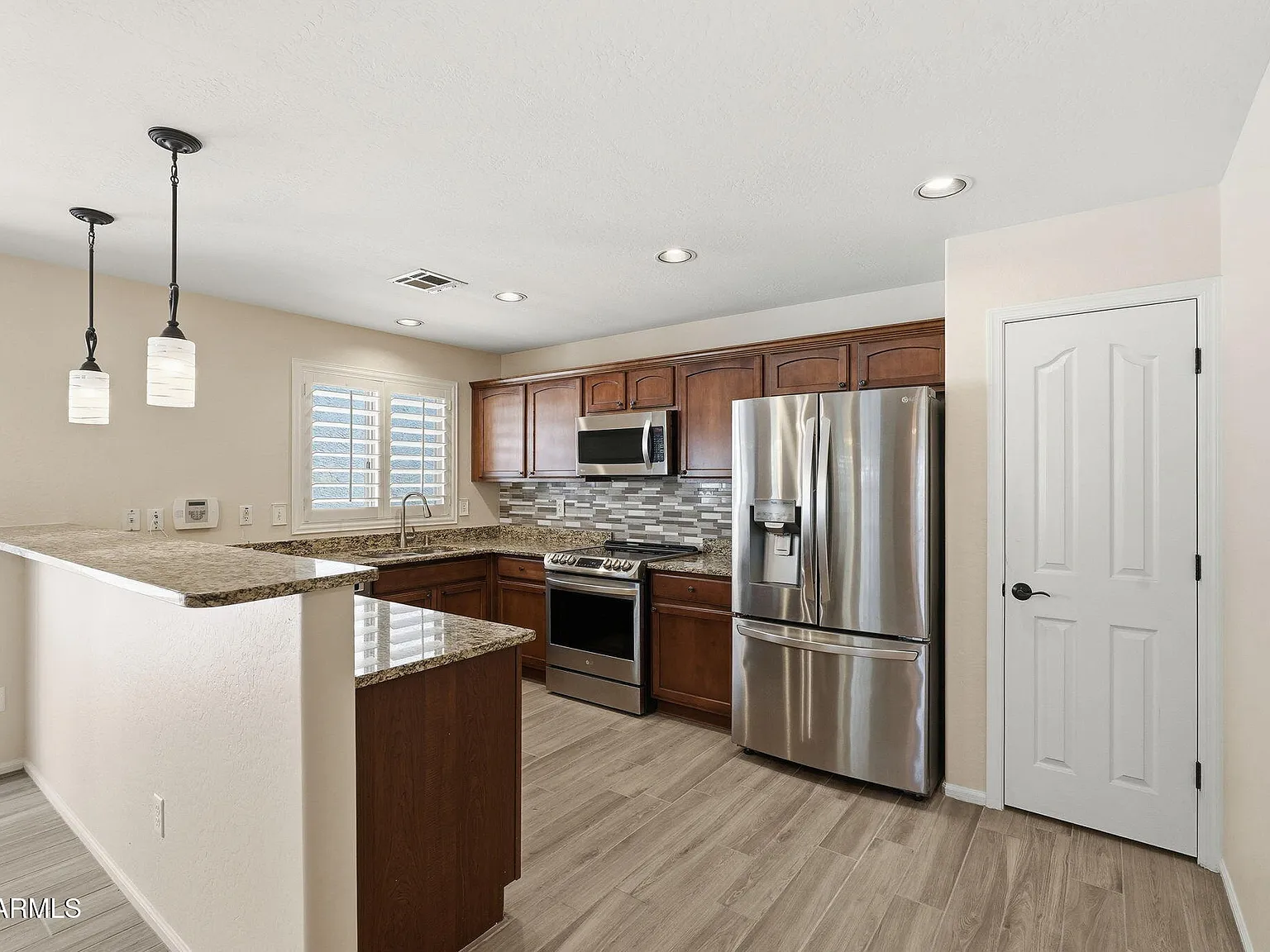 3 bed, 2.5 bath, 1817 sqft, $2,500 — Photo 4