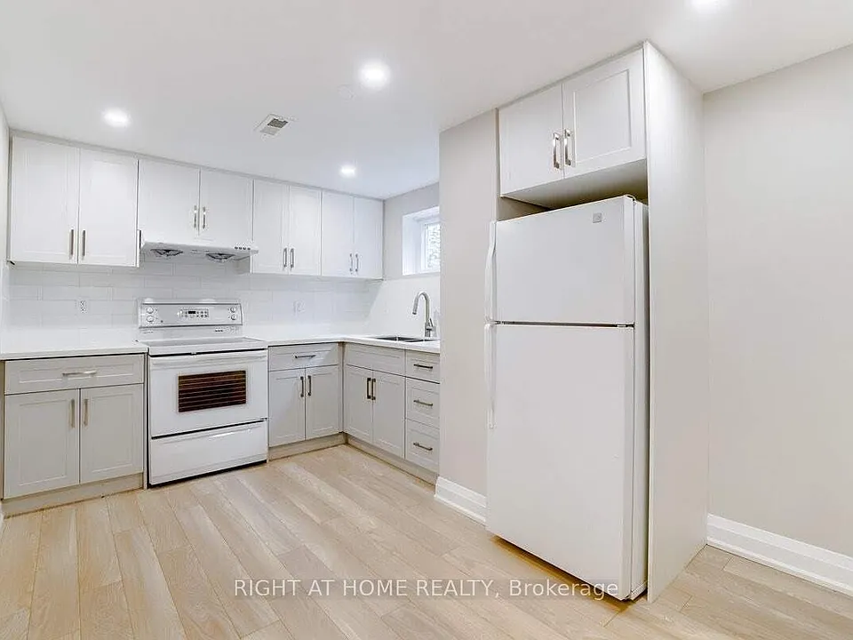 87 Cordella Ave #BASEMENT