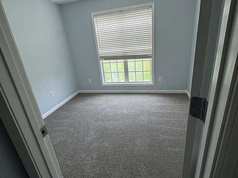 502 Dorothy Ct — Photo 12