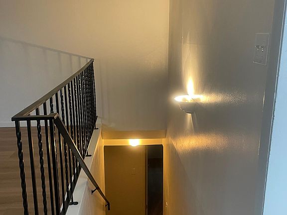 3rd image of 1487 E Maple Ave