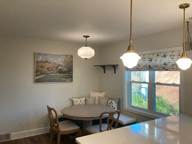 247 W Franklin Ave — Photo 5