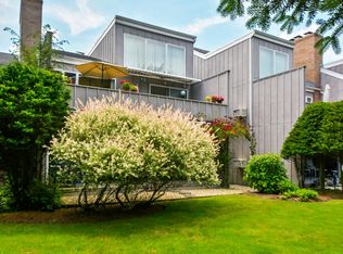 514 Pantigo Rd APT 14, East Hampton, NY 11937
