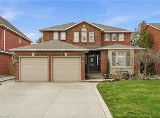 9 Stone Gate Dr, Grimsby, ON L3M 5C6