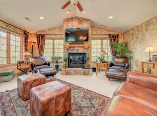 25980 Woodside Ct, Spirit Lake, IA 51360