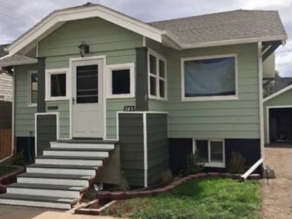 245 W Carson St