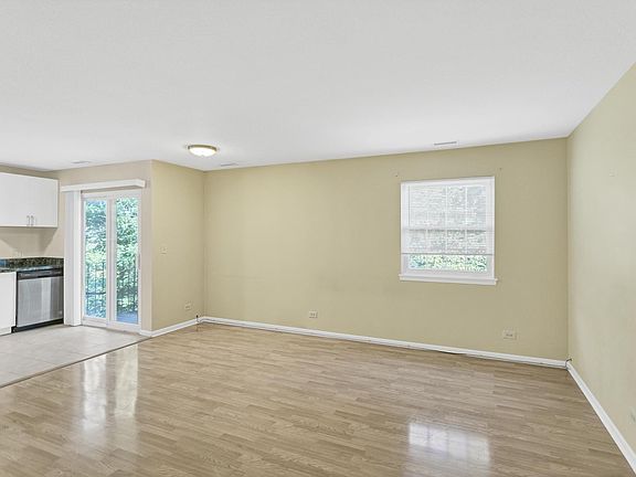 4th image of 546 E Shagbark Ln