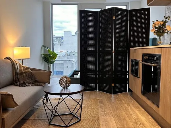 2020 Bathurst St #535, Toronto, ON M5P 2B9