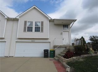 18511 Mulberry Ct, Gardner, KS 66030