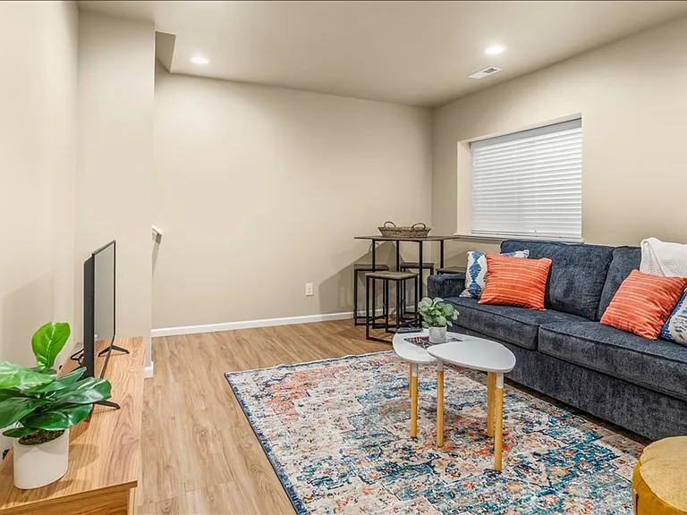 Summerland Twinhomes | Waterloo | Near Lost Island Waterpark — Photo 39