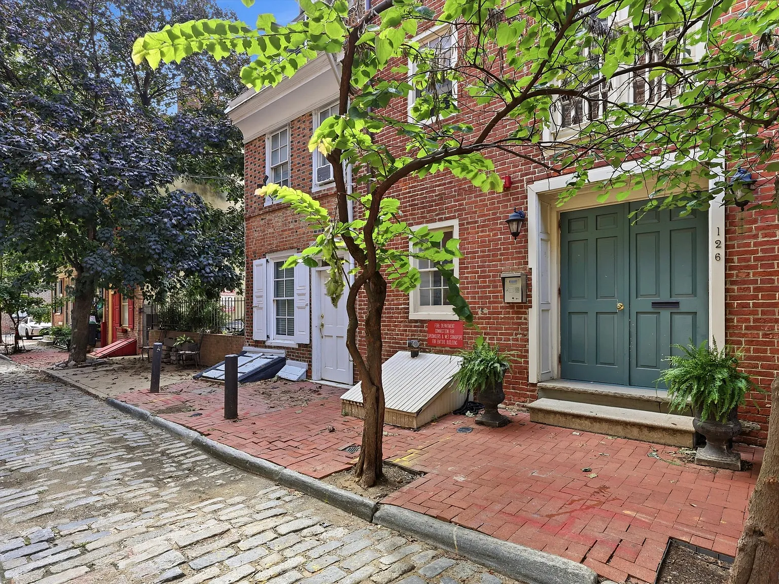 2 bed, 1667 sqft, $2,700 — Photo 1