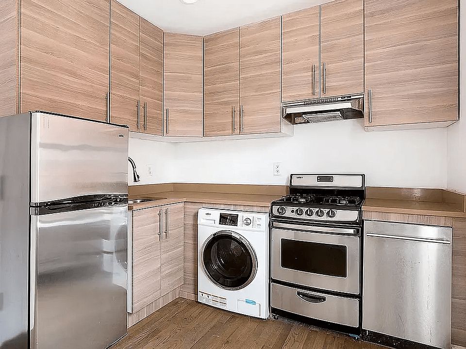 2nd image of 372 2nd St APT 3C