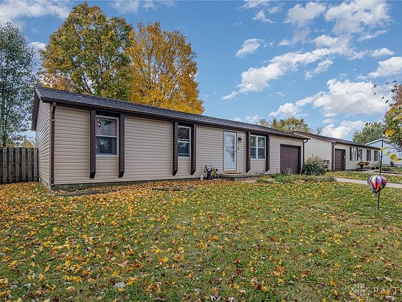 2nd image of 106 Phelps Farm Cir