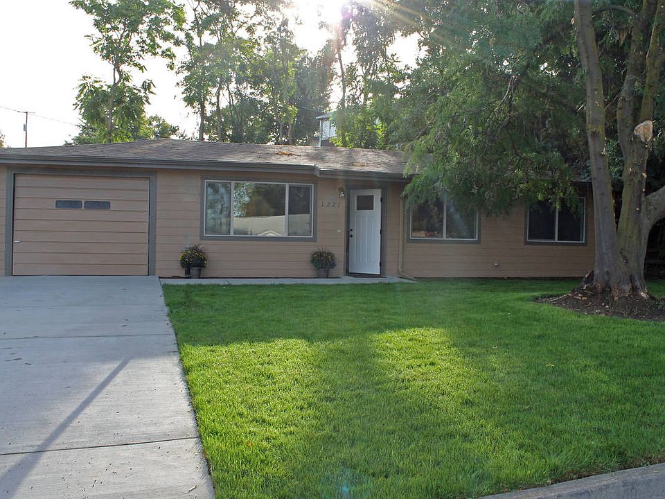 1st image of 1227 SW Bade Ave