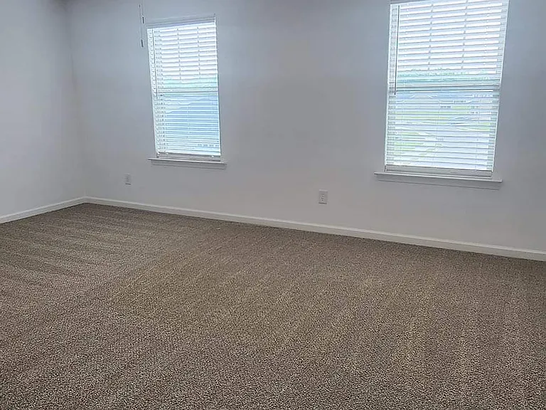 809 Callie Ln — Photo 11