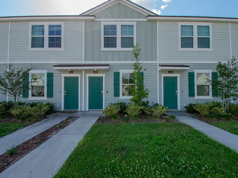 882 Rotary Rd — Photo 1