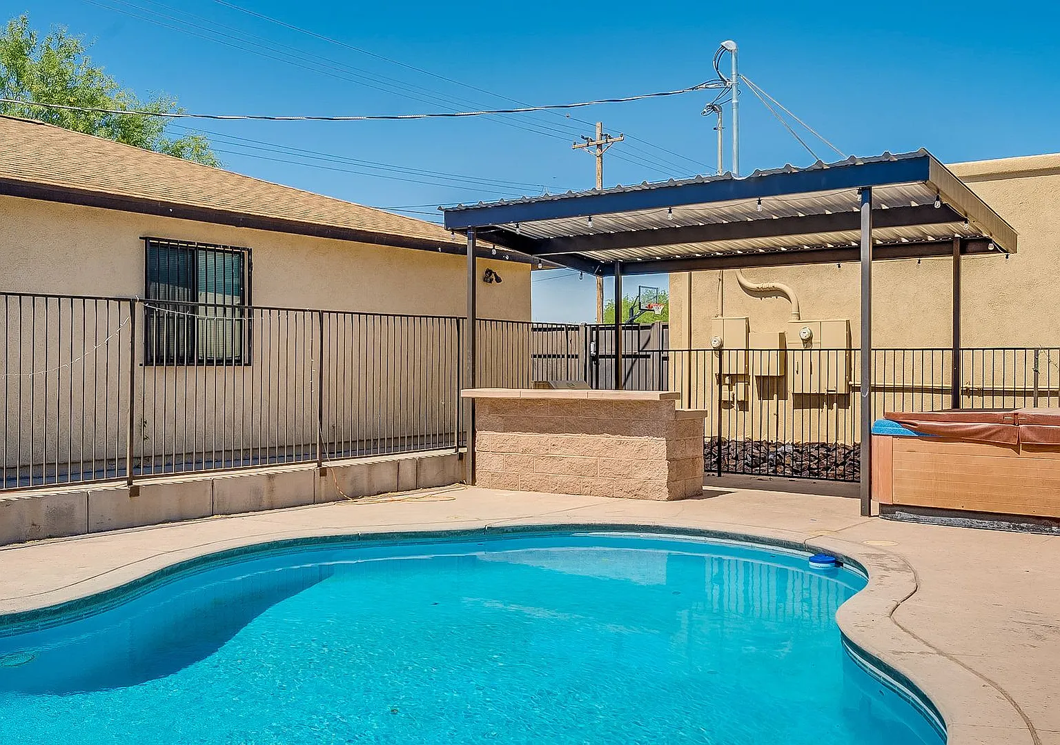 720 E. Lester St. — Photo 1