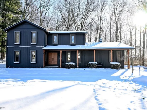 2166 Dow Dr, Akron, OH 44313