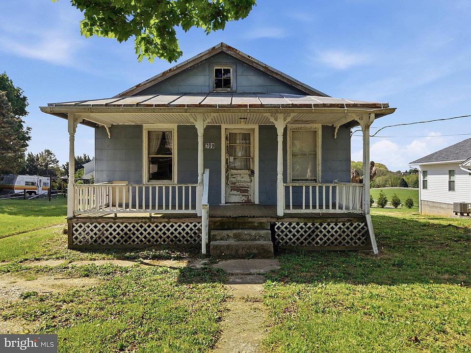 1st image of 709 Deer Park Rd