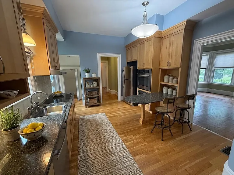 77 Fair Oaks Ave #1 — Photo 6