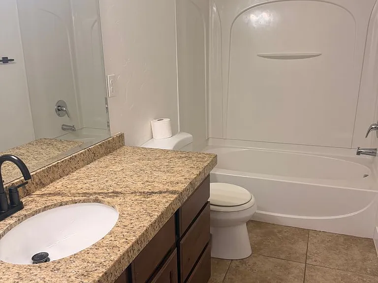 371 S 790 W — Photo 10