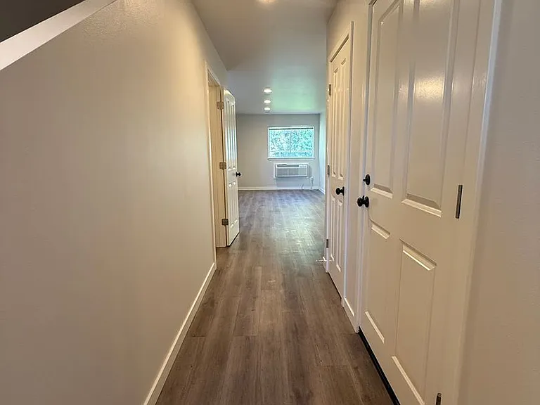 47 Samantha Ct — Photo 4