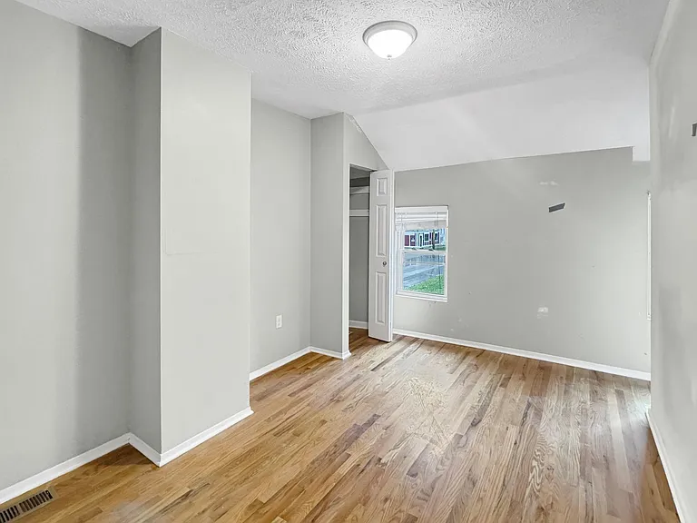 314 Indiana Ave NW — Photo 8