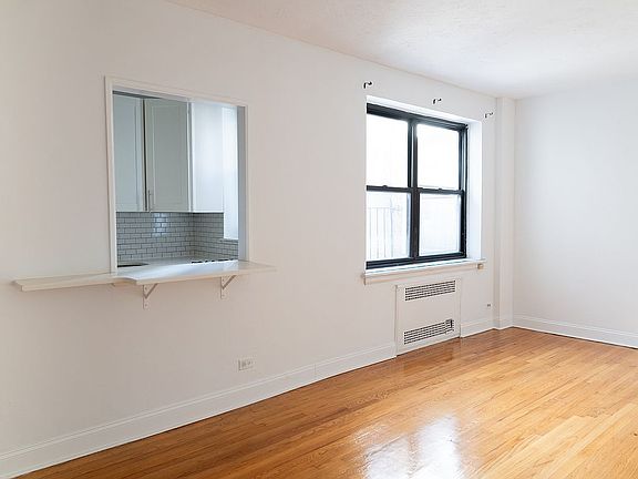 3rd image of 70 Clark St APT 4K