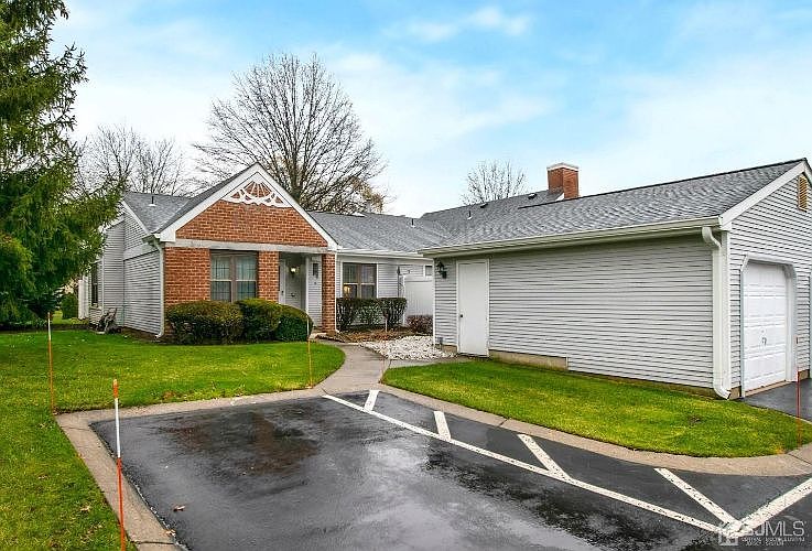 1st image of 80 Whitehead Ln