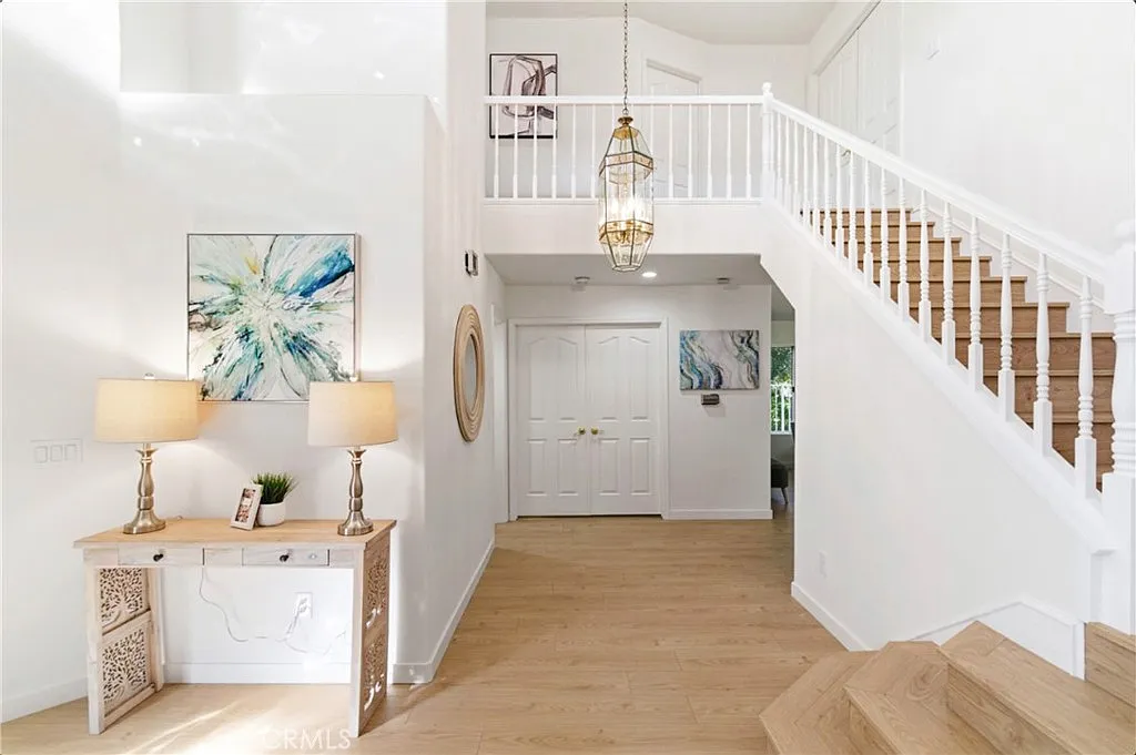 5 bed, 2804 sqft, $5,500 — Photo 1