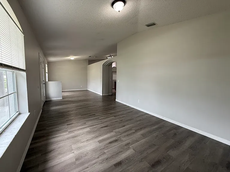 548 SW Undallo Rd — Photo 4