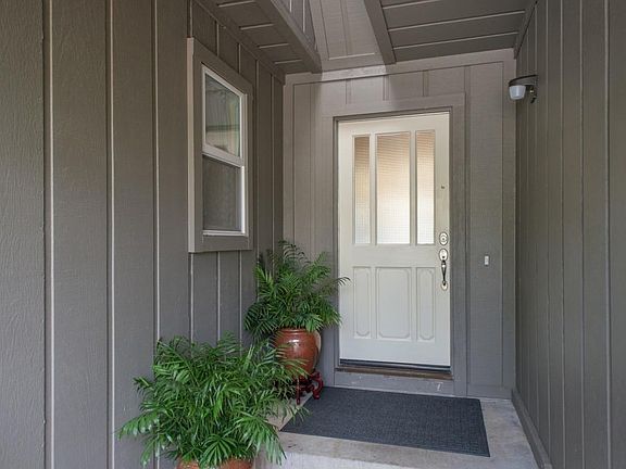 3rd image of 507 Jachetta Ct