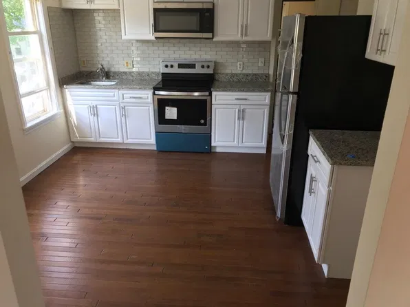 15 Robinson St #3, Webster, MA 01570