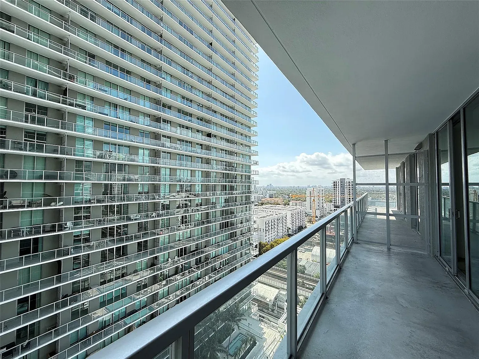 1 bed, 707 sqft, $2,800 — Photo 2