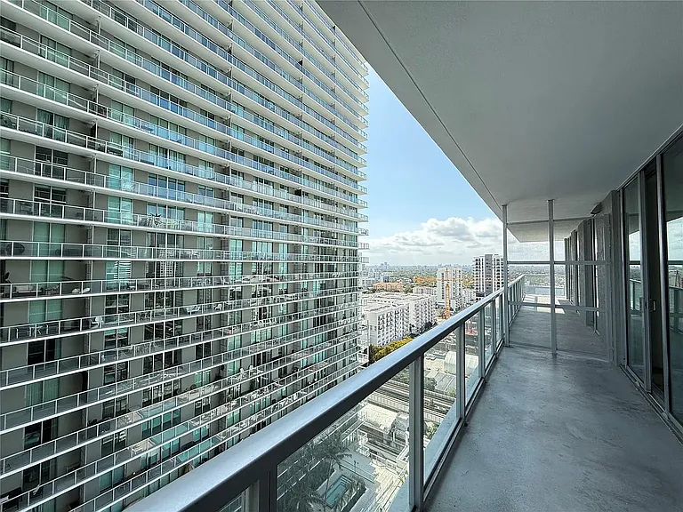 79 SW 12th St #3108 — Photo 2