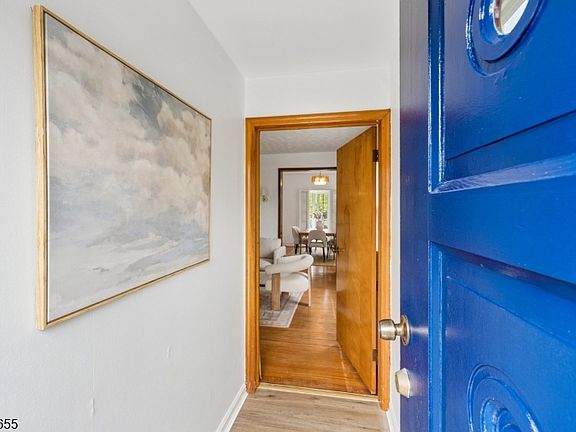 4th image of 60 Franklin Ave