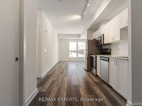 5th image of 430 Essa Rd #424