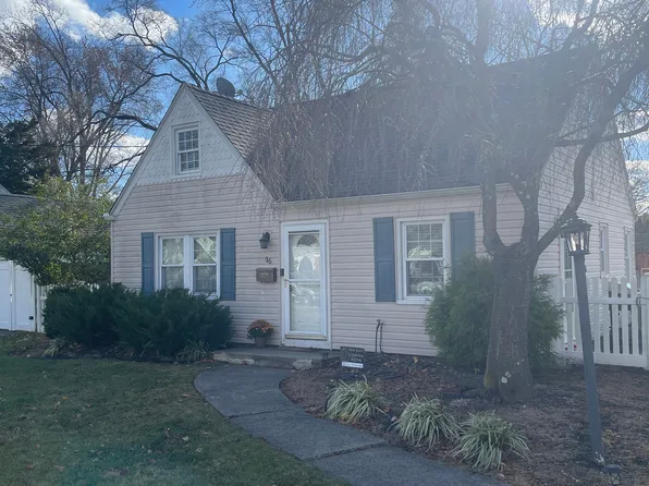 16 Brookside Ave, Pompton Plains, NJ 07444