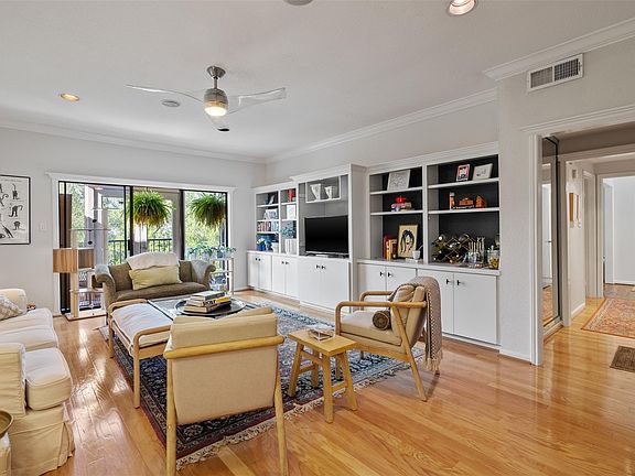 3rd image of 2425 Underwood St APT 360