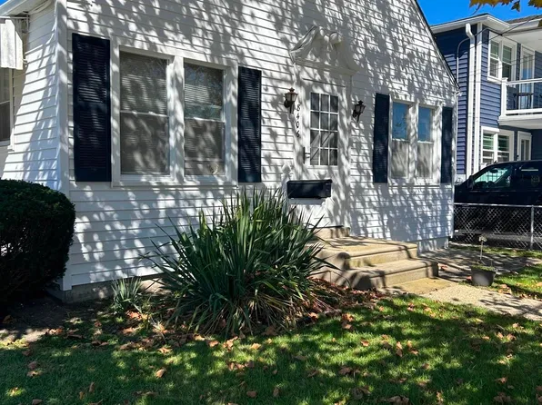 8406 Pacific Ave, Wildwood Crest, NJ 08260