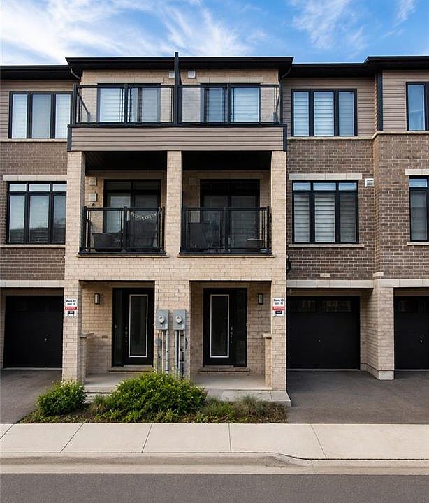 1st image of 585 Colborne St E #913