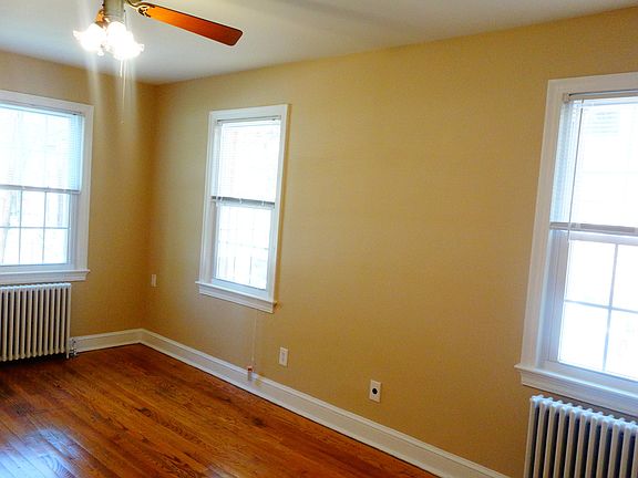 3rd image of 8401 Greenwood Ave APT 6