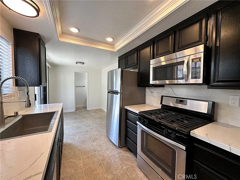 16592 Jib Cir #B — Photo 4
