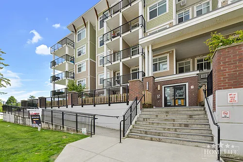 20696 Eastleigh Cres #318 Photo 1