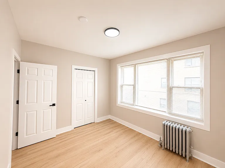 7369 N Damen Ave — Photo 36