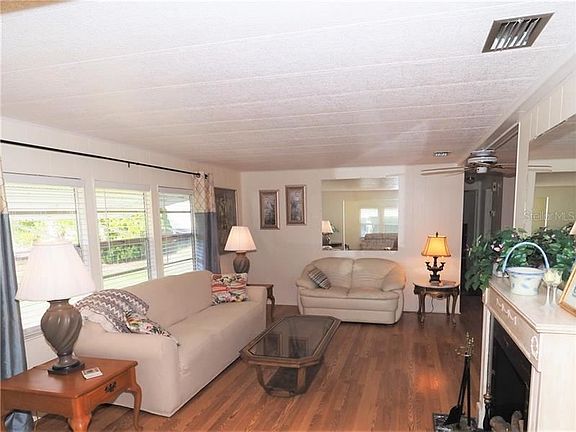 2nd image of 800 Cervina Dr N