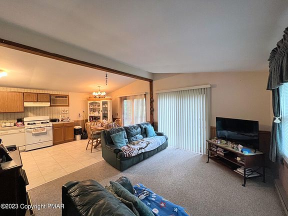 2nd image of 222 Sheridan Dr