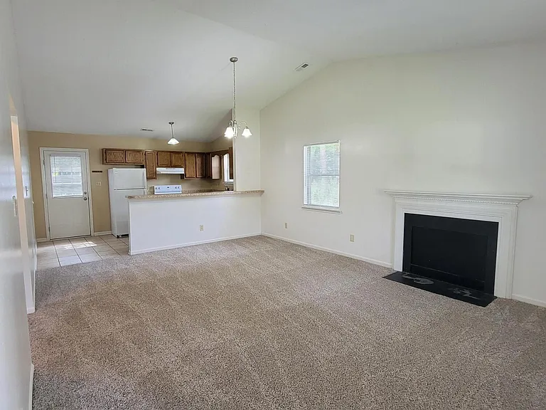 1821 Countrywood Blvd — Photo 2