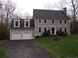 12 Ledgebrook Rd, Moodus, CT 06469