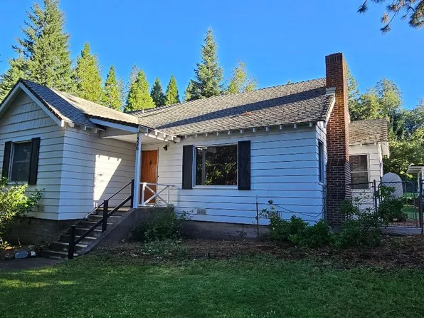 526 McCloud Ave, Mount Shasta, CA 96067