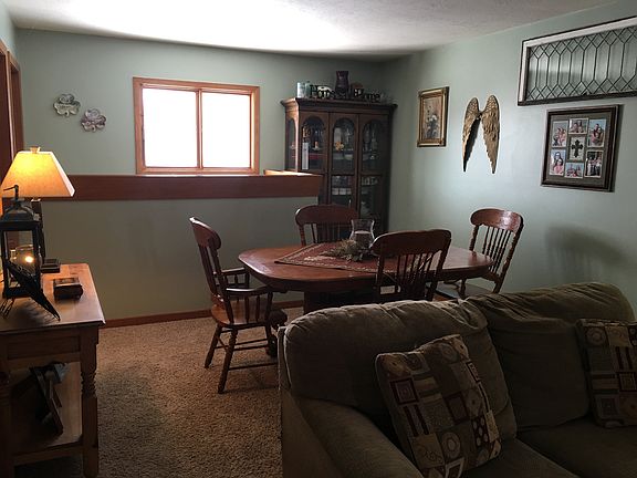 4th image of 2204 Allan St